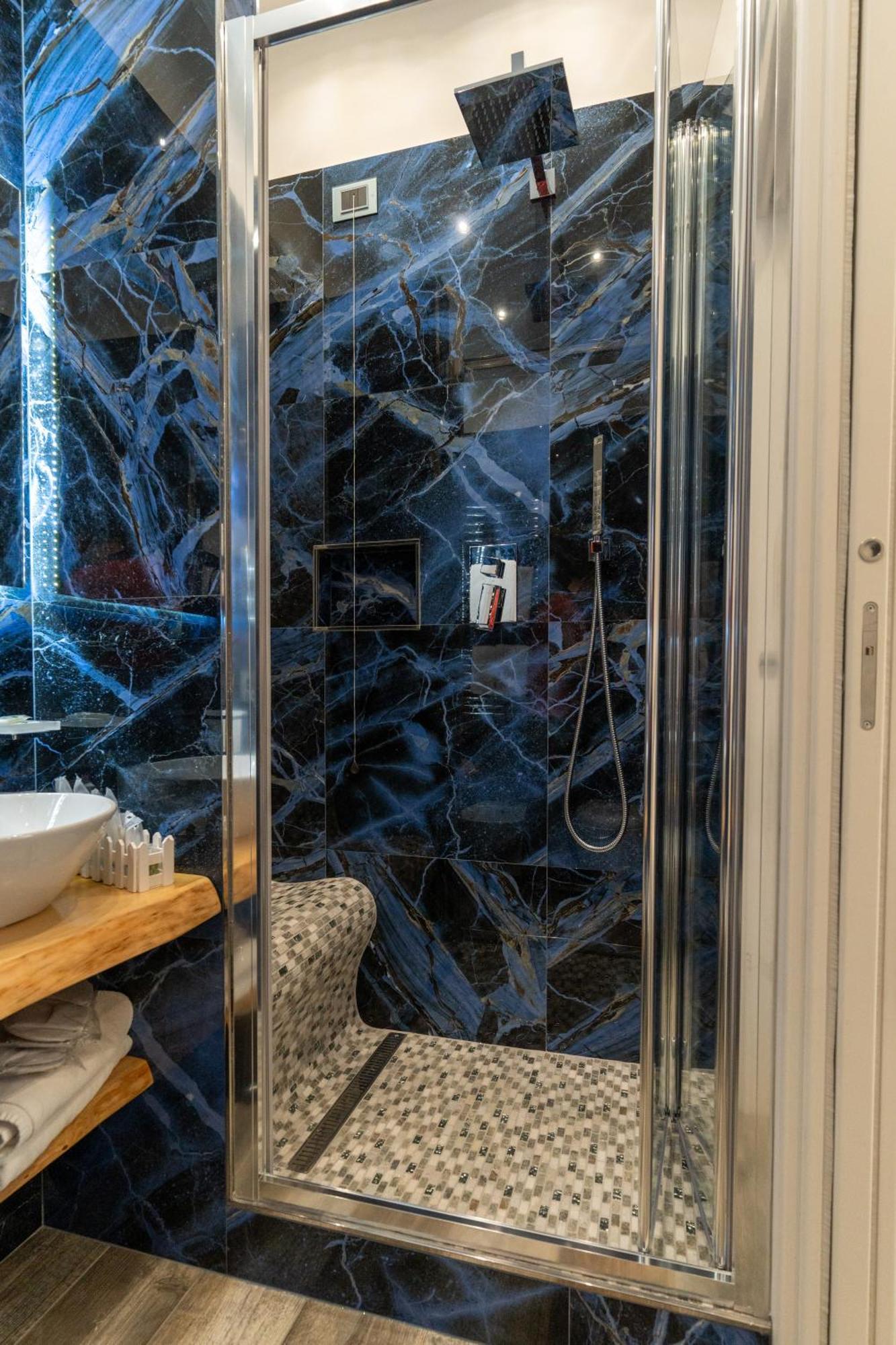 Suites Matteotti 57 ชิวิตาเวกเกีย ภายนอก รูปภาพ