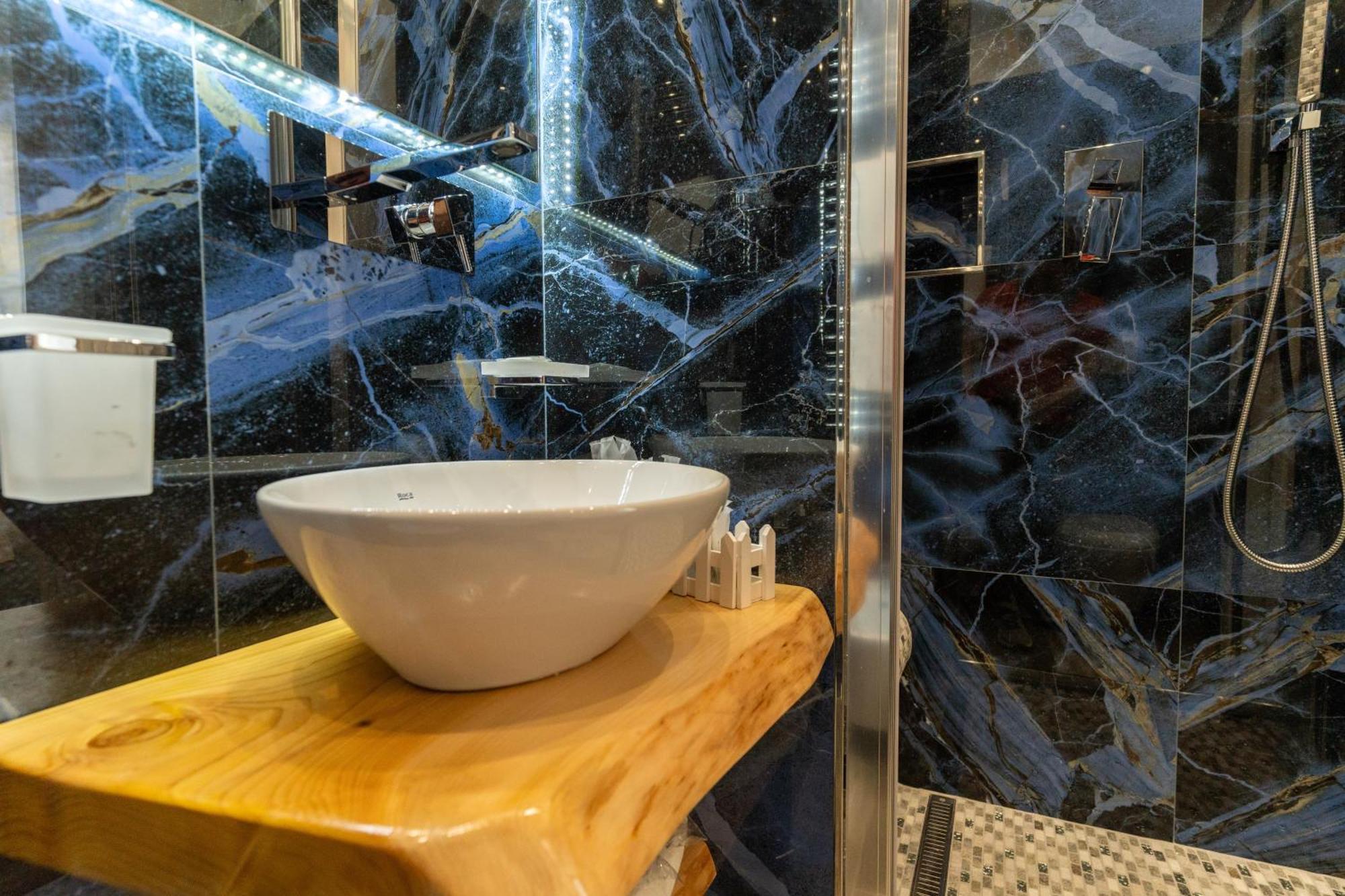 Suites Matteotti 57 ชิวิตาเวกเกีย ภายนอก รูปภาพ