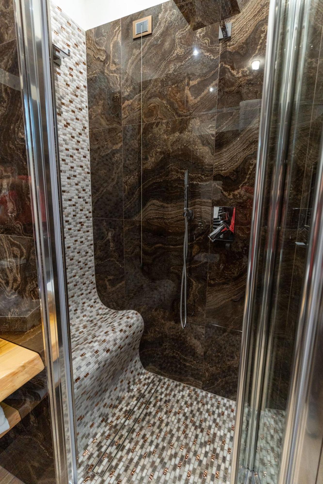 Suites Matteotti 57 ชิวิตาเวกเกีย ภายนอก รูปภาพ